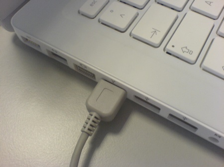 MacBook FireWire socket with cable